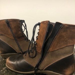 Naot zip-up boots. Burnished colors, worn only a few times. Great shape!